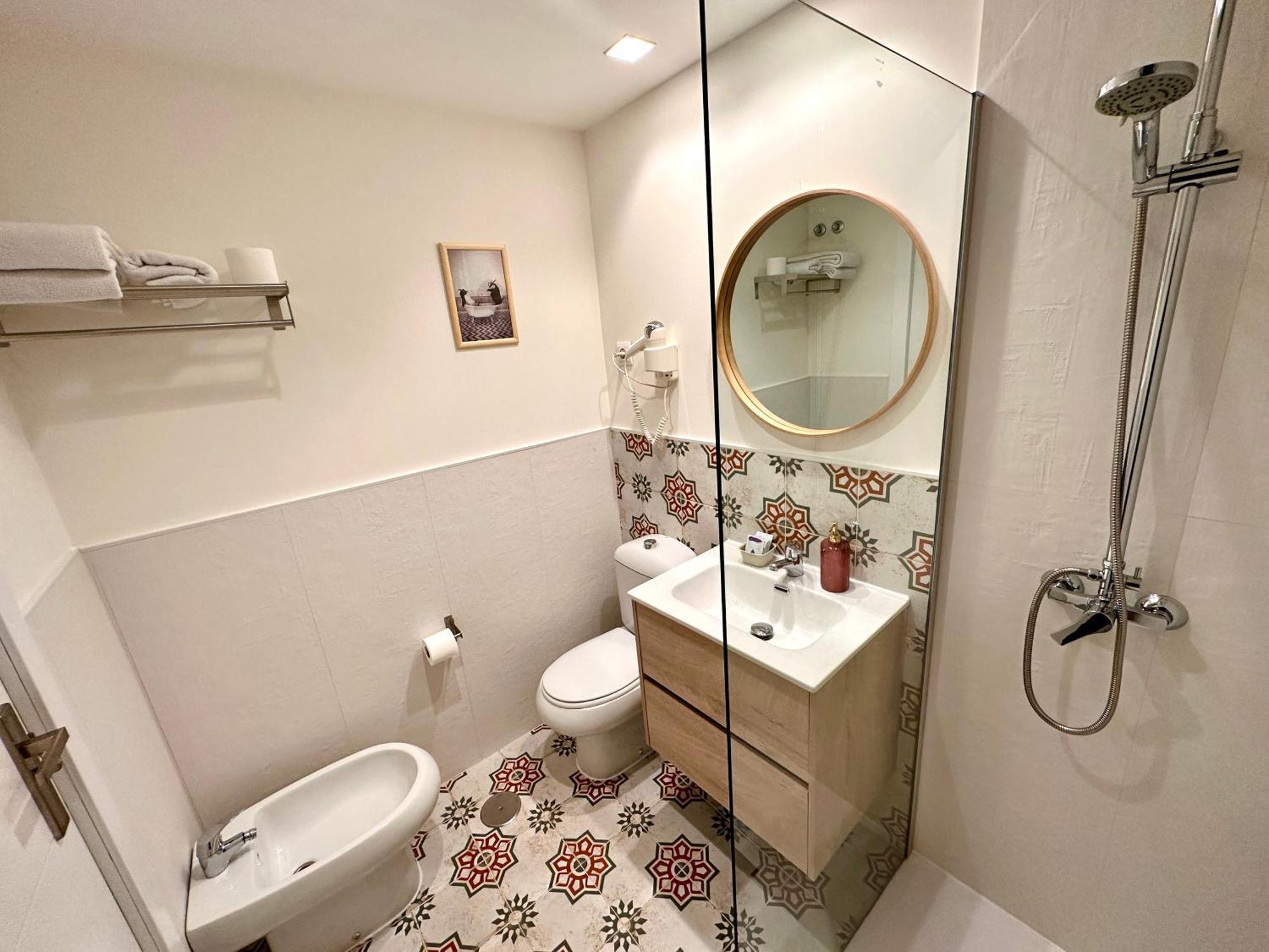 Standard Queen Room,1541806105:JPEG