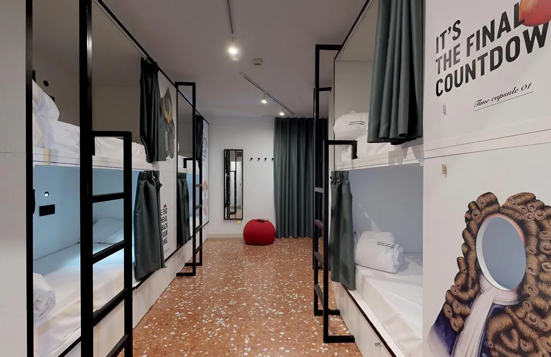 2060 The Newton Hostel-1