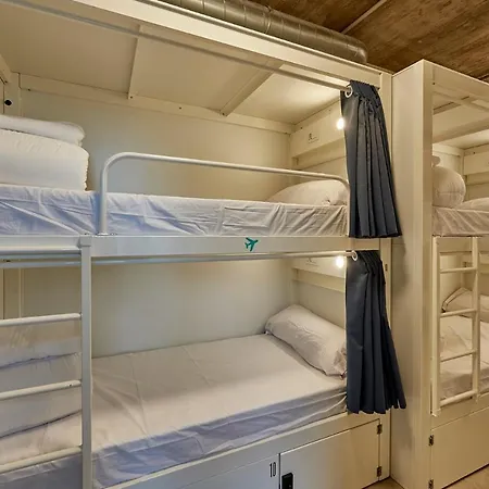 Hostelfly Madrid Airport-2