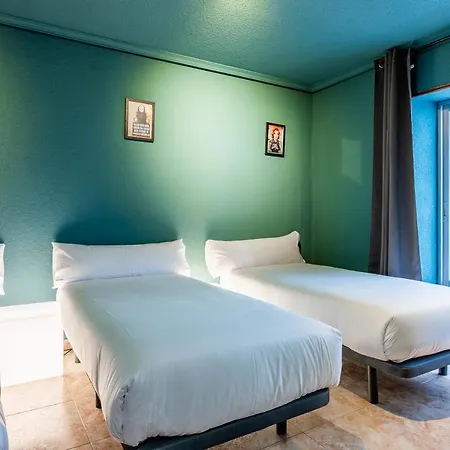 Ideal Hostel Madrid-3