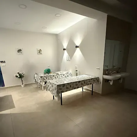 Hostel Oasis-2
